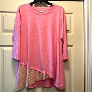 Size Medium LOGO top